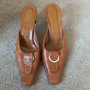 Vero mules camel color size 8
